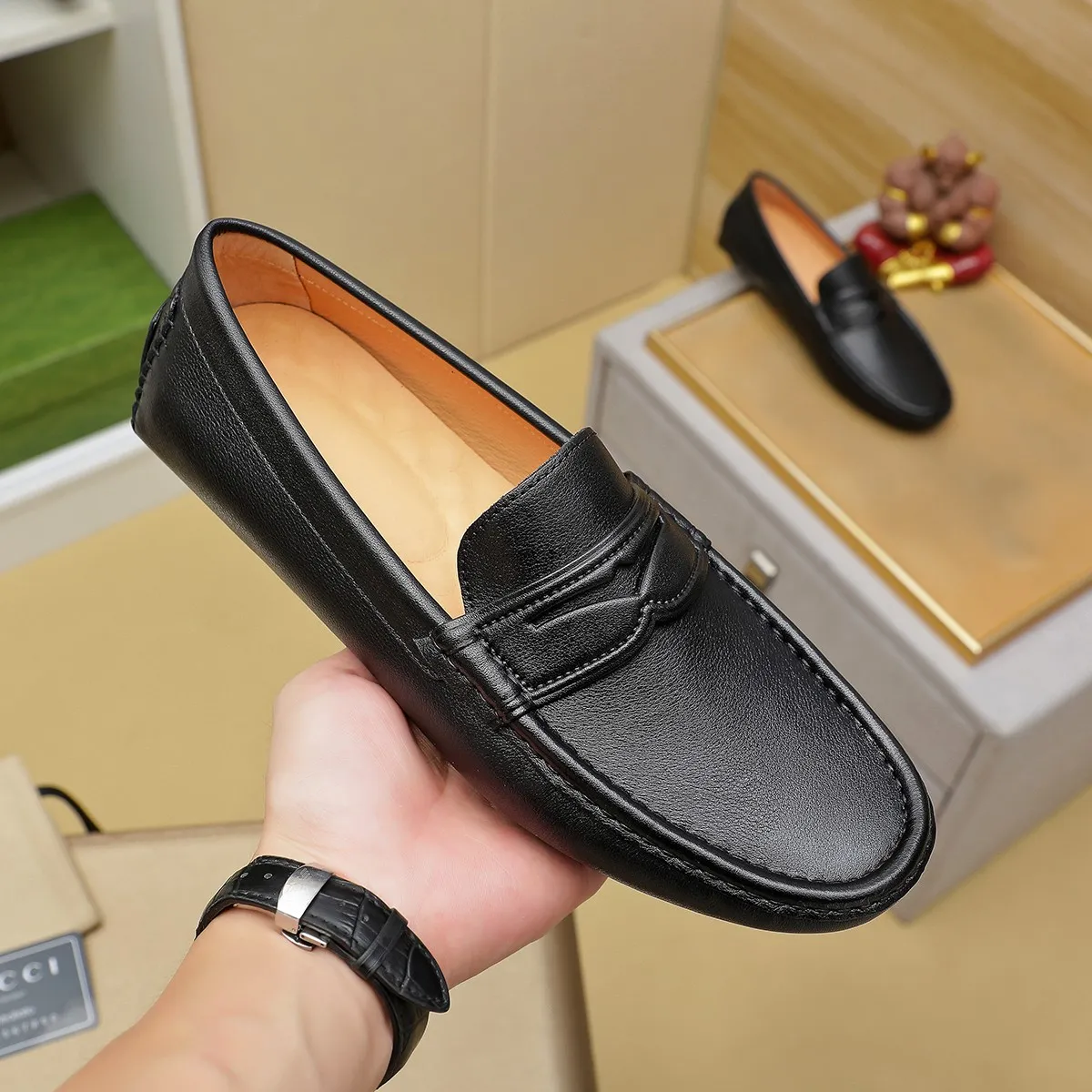 Men's shoes 💰360💰💰GUCCI Gucci official website synchronizes the latest model 🛃The upper is made of imported cowhide, 🐷leather lining, rubber outsole, 🎩🎩top-notch handcrafted workmanship with fine stitches and threads🔍definitely satisfy those perfectionist men who pursue high luxury quality 👏 Colors available! Code number 38-44 Large quantity in stock